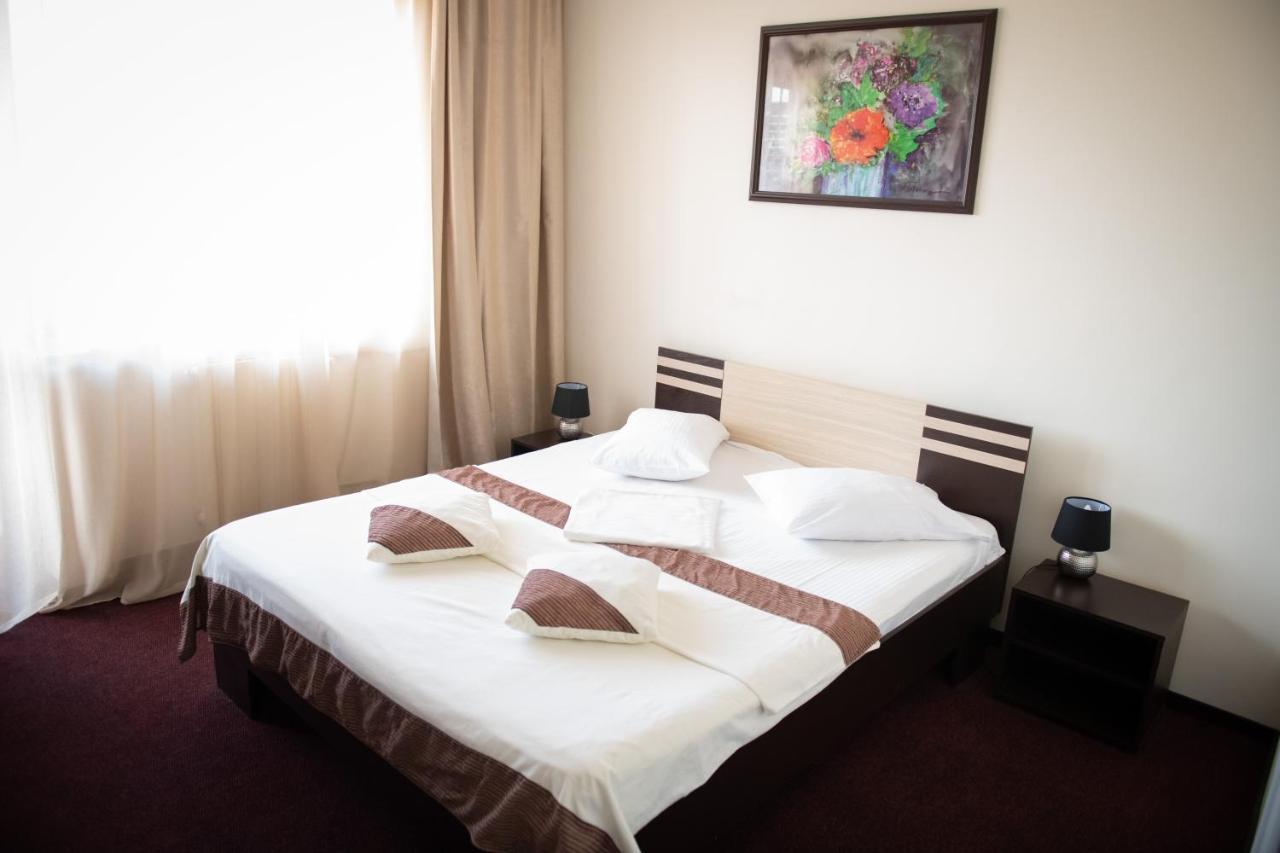 Hotel Panoramic Râmnicu Vâlcea Exteriör bild