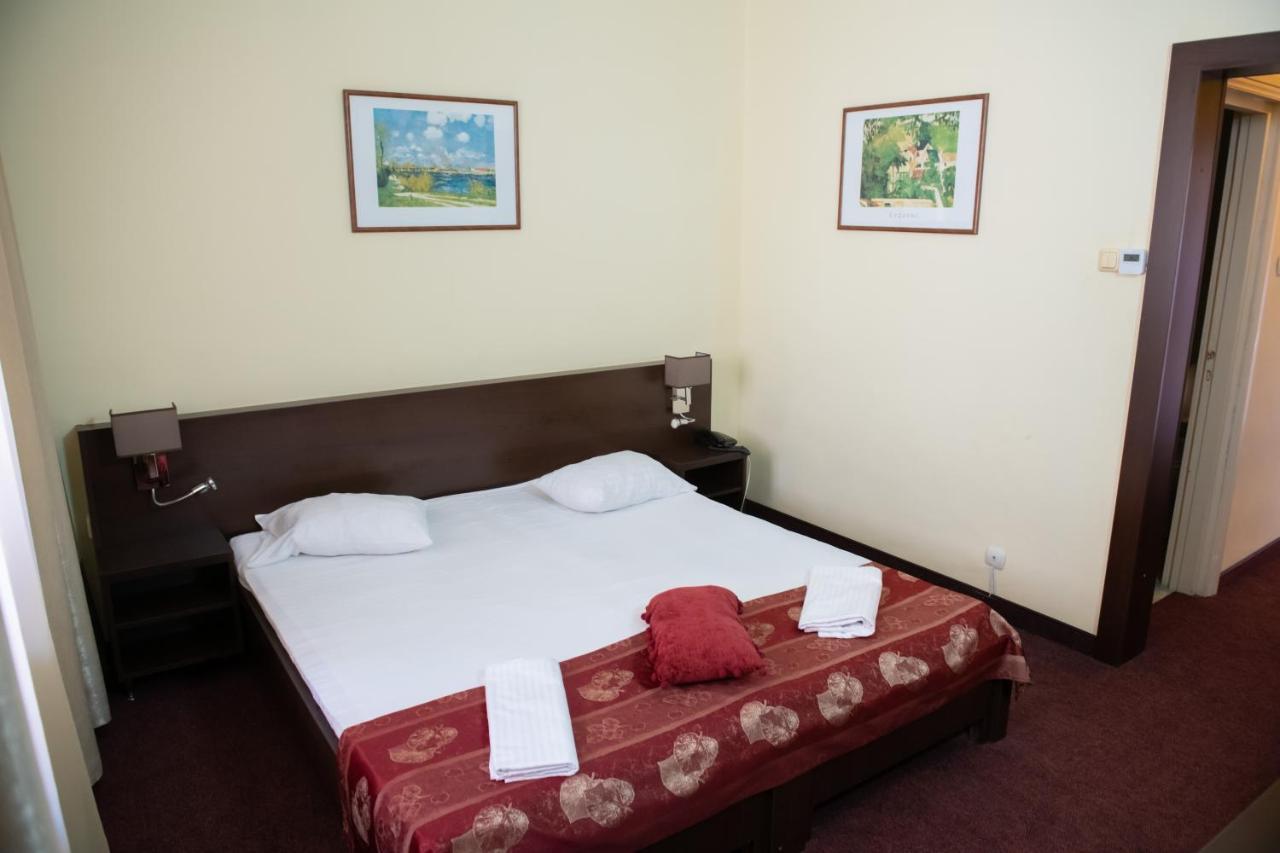 Hotel Panoramic Râmnicu Vâlcea Exteriör bild