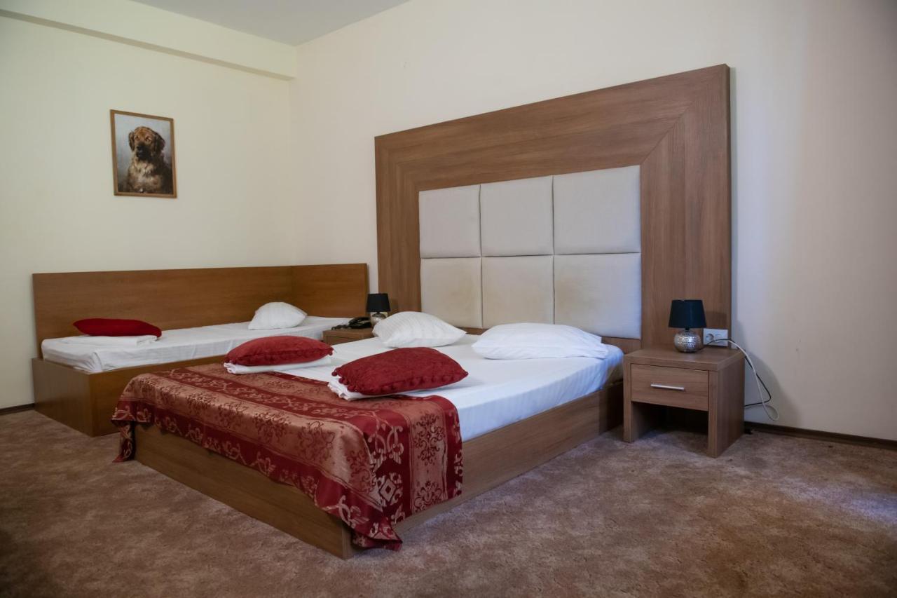 Hotel Panoramic Râmnicu Vâlcea Exteriör bild