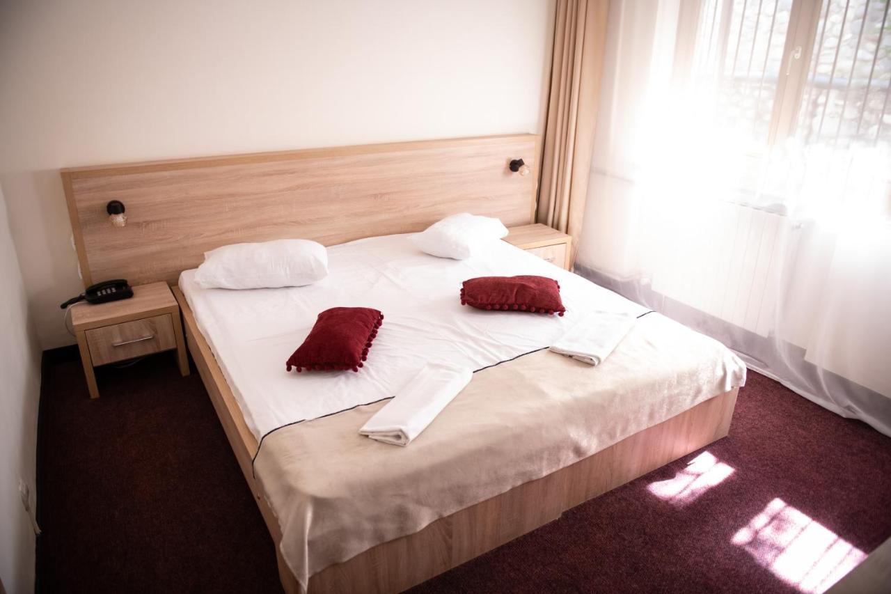Hotel Panoramic Râmnicu Vâlcea Exteriör bild
