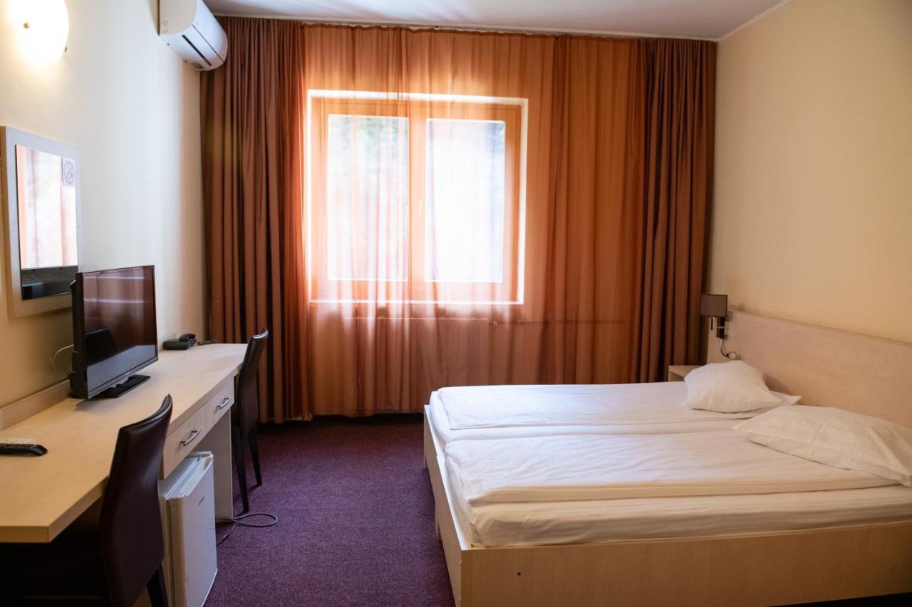 Hotel Panoramic Râmnicu Vâlcea Exteriör bild