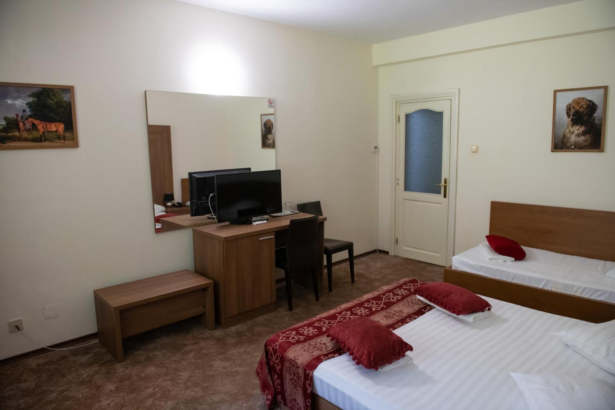 Hotel Panoramic Râmnicu Vâlcea Exteriör bild